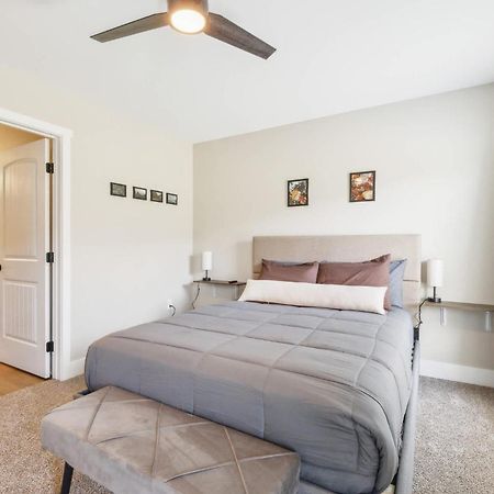A Pet Friendly Cozy Condo In Traverse City Exterior photo